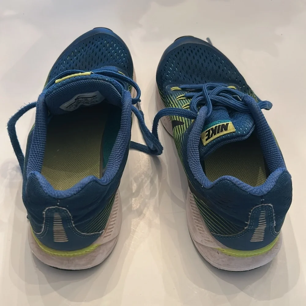 Nike Blue and Yellow Running Shoes - Picture 3 of 6